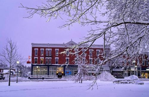 Centerville Hotel | The Continental Hotel