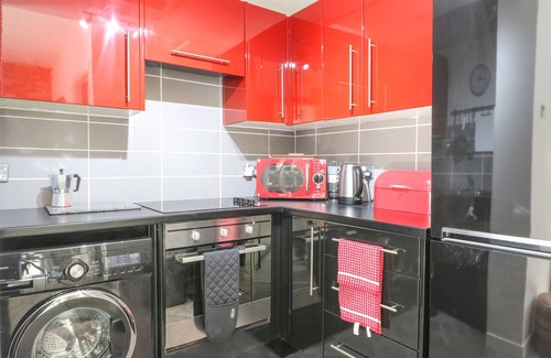 Kilcreggan Cottage | THE COORIE @ COVE, romantic, with a garden in Kilcreggan