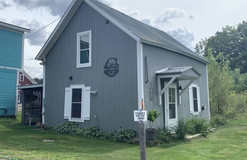 Waterbury Center Cabin | The Coral Cabin