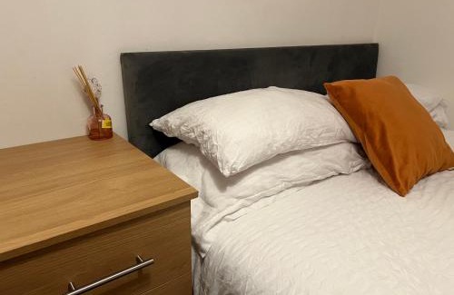 Winchester House | The Coral Guest House 1 Mile from Winchester Market