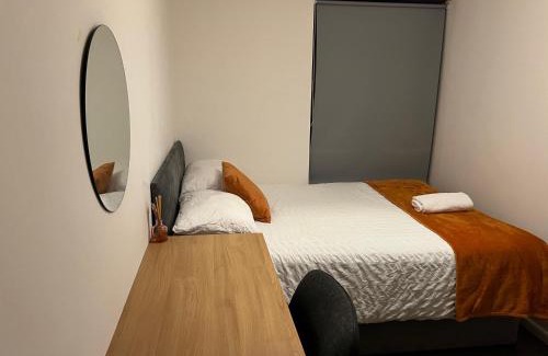 Winchester House | The Coral Guest House 1 Mile from Winchester Market