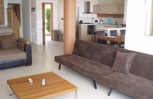 Peyia Town Villa | The "Coral Suite" Villa. Large Party Groups, Weddings, Anniversaries