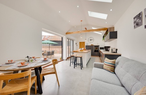 Ipswich House | The Corn Barn - Three Bedroom House, Sleeps 6
