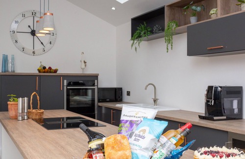 Ipswich House | The Corn Barn - Three Bedroom House, Sleeps 6