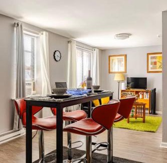 West Orange Apartment | The Corner Flat Near Cafe