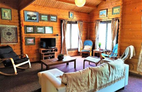 Vasa Koilaniou House | The Cosy Mountain Cabin with Stunning Views near Troodos
