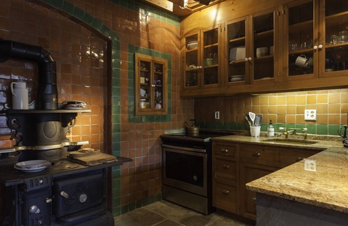 Layton House | The Cottage at Bluestone Falls (90 mins from NYC)