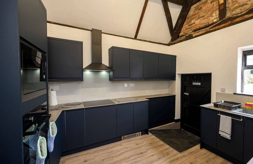 Rugeley House | The Cottage: Beautiful Farm near Cannock Chase