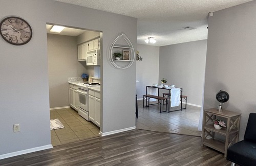 South Baton Rouge House | The Cottage by Mall of Louisiana, Baton Rouge