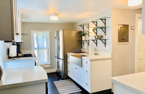 Martinez Park House | The Cottage! Chic Bungalow near Old Town Square!
