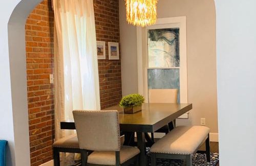 Martinez Park House | The Cottage! Chic Bungalow near Old Town Square!