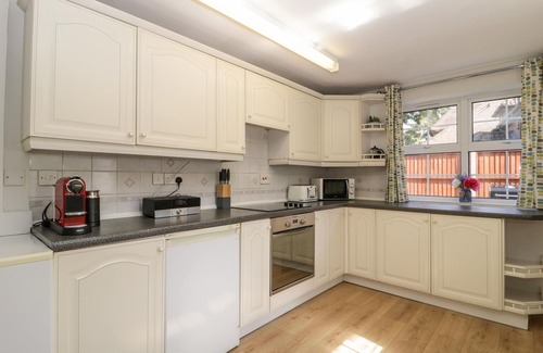 Middle Winterslow Cottage | THE COTTAGE, family friendly, with open fire in Winterslow