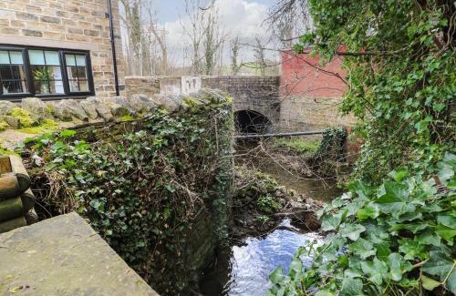 Hoylandswaine House | The Cottage