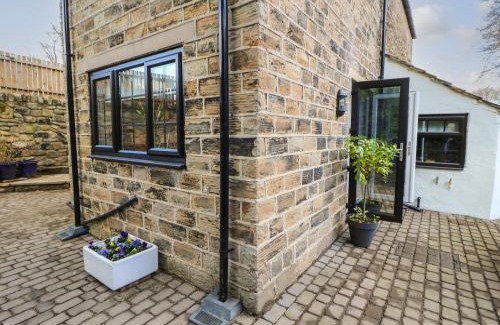 Hoylandswaine House | The Cottage
