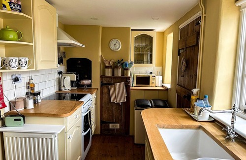 Bramfield Cottage | The cottage is ideally situated for exploring the Suffolk coast and countryside.
