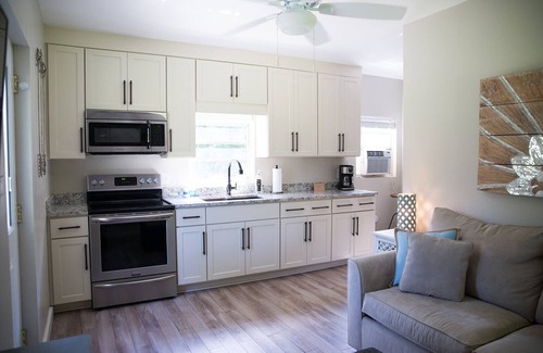 Wilmington Cottage | The Cottage on Park 2 miles from Wrightsville Beach