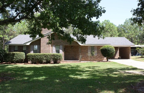Hattiesburg House | "The Country Escape" Minutes from USM and Downtown activities!