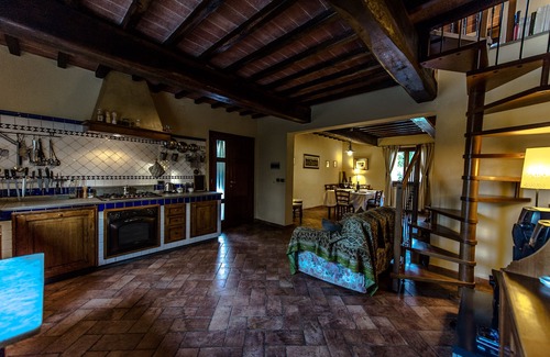 Empoli House | The country house in the middle of a small valley verde'La home of the elms'