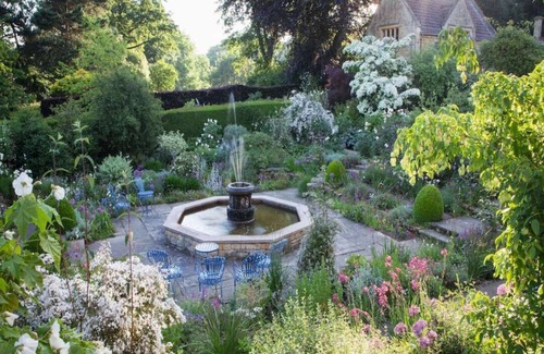 Chipping Campden House | The Courtyard overlooking Kiftsgate Court Gardens