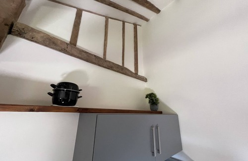 Southminster Apartment | The Cow Shed 1BR-Sleeps4-Parking-PetsOK