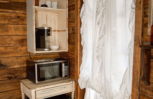 Round Top Condo | The Cowgirl Room at The 303