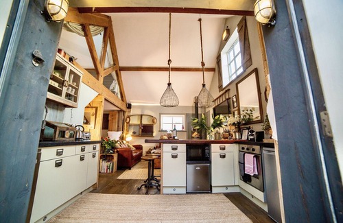 Nantwich Apartment | The Cowshed 5* Barns