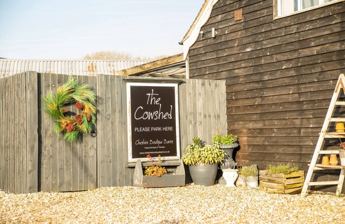 Nantwich Apartment | The Cowshed 5* Barns