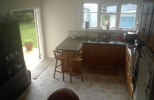Whanganui Cottage | The Cozy Batch with a rural outlook