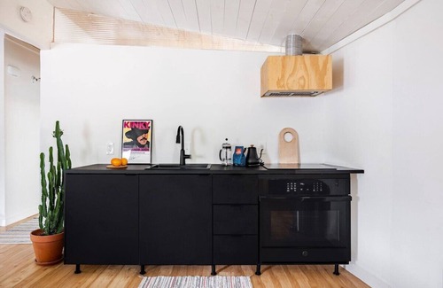 Holly House | The Cozy Bungalow — Walk to coffee, bars, eats