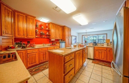 Mountain Pine Cottage | THE COZY COTTAGE LAKE HAMILTON ~ Couples Only Retreat