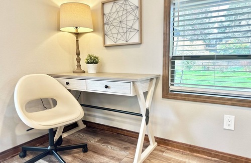 Bull Mountain House | The Cozy Doe Cottage - Stylish 1BR Home