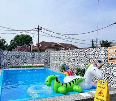 Sungai Pelek House | The Cozy Home