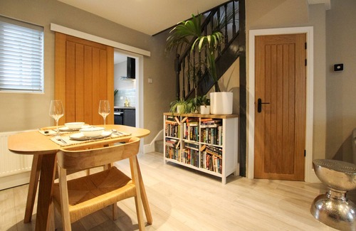 Hoole Cottage | The Cozy Nook - an annex that sleeps 2 guests in 1 bedroom