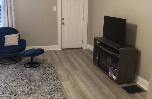 Quincy House | The Cozy Q - located directly across from Quincy University
