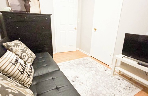 Hazel Crest House | The Cozy, Relaxing, Joyful Experience 3 bedroom, 1bath ranch style home