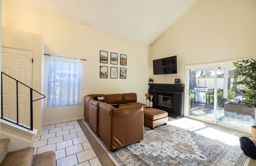 South Natomas House | The Cozy Sac-Pool/large yard & attractions nearby