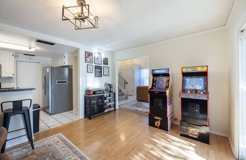 South Natomas House | The Cozy Sac-Pool/large yard & attractions nearby