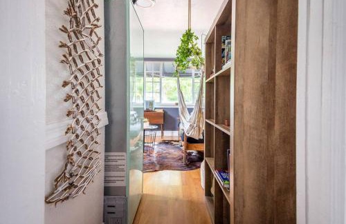 The Roads House | The Cozy Villa-private parking