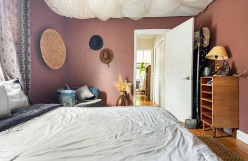 The Roads House | The Cozy Villa-private parking