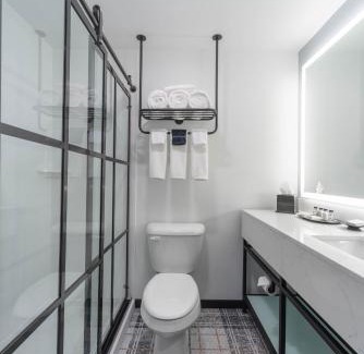 Fayetteville Hotel | The Craftsman Inn & Suites