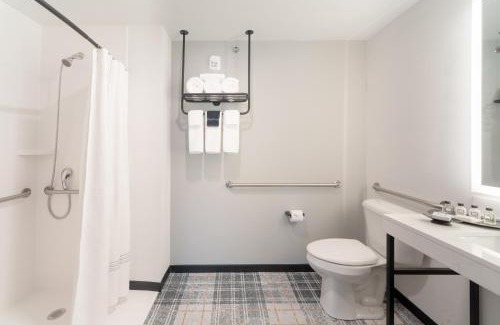 Fayetteville Hotel | The Craftsman Inn & Suites