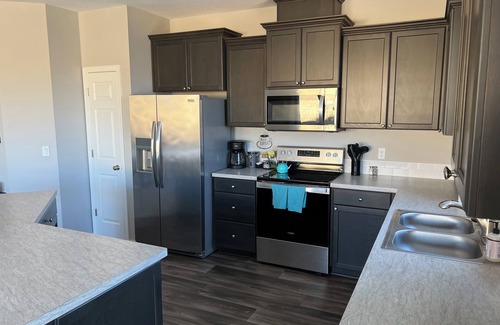 The Dalles House | The Crane’s View: Views, Hot Tub, Dog/Kid Friendly!