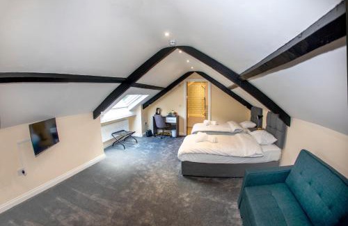 Mountain Ash Hotel | The Cresselly Inn