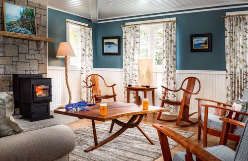 Hancock Point Bed & Breakfast | The Crocker House Country Inn (Rm 6)