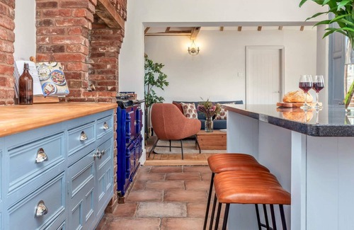 Abbots Bromley Cottage | The Croft Summary: Es