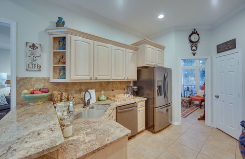 Bullard House | 'The Crown Goose' - Bullard Home w/Pool & Spa!