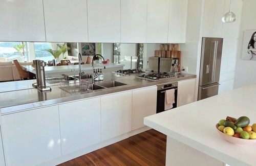 Currumbin House | The Currumbin Treehouse - Sauna/Ice bath/Float tank/Pool/Spa. Secluded retreat!