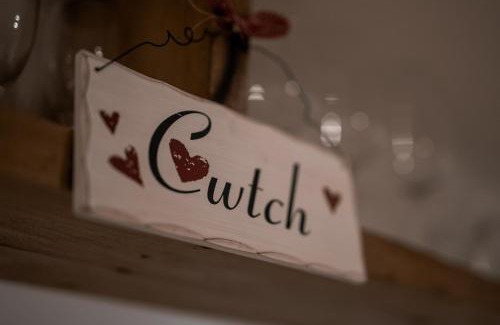 Penally Apartment | The Cwtch Apartment - Sea Views Walk to Beach