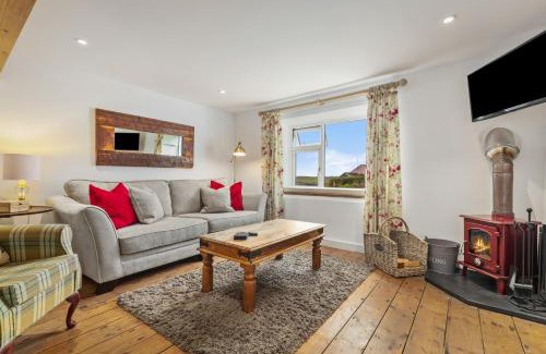 Penally Apartment | The Cwtch Apartment - Sea Views Walk to Beach