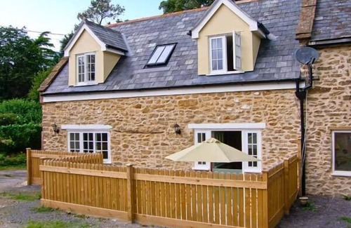 Haselbury Plucknett Cottage | THE CYGNET, family friendly, with open fire in Haselbury Plucknett